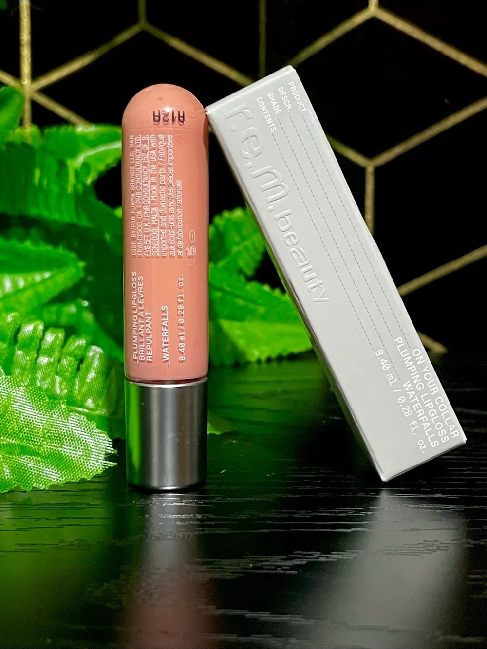 r.e.m. beauty On Your Collar Plumping Lip Gloss – Shade: Waterfalls